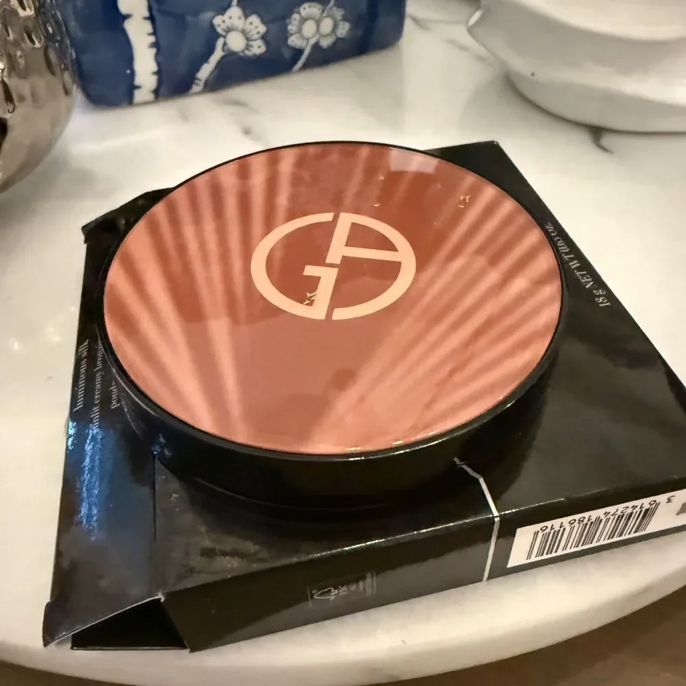 Armani LUMINOUS SILK CREAMY BRONZING POWDER in shade 90